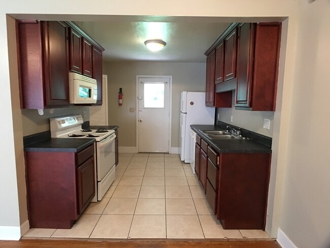 Photo - 3 Bedroom 2 Bath located in Brookhaven off Hargrove Road