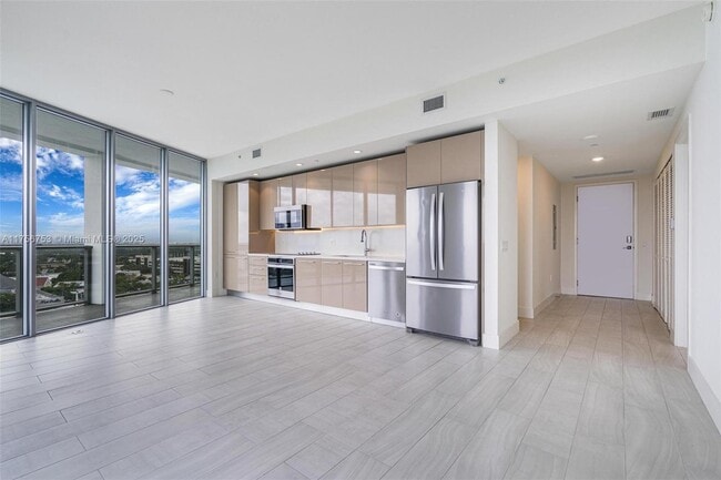 Photo - 2000 Metropica Wy Condo Unit 1110