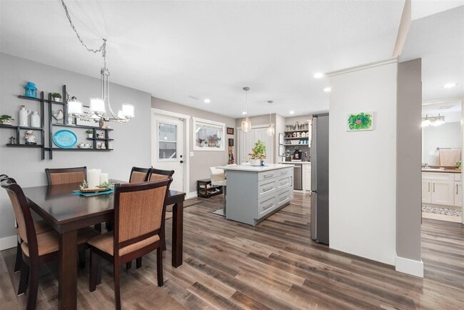 Photo - 6929-197A 197A St