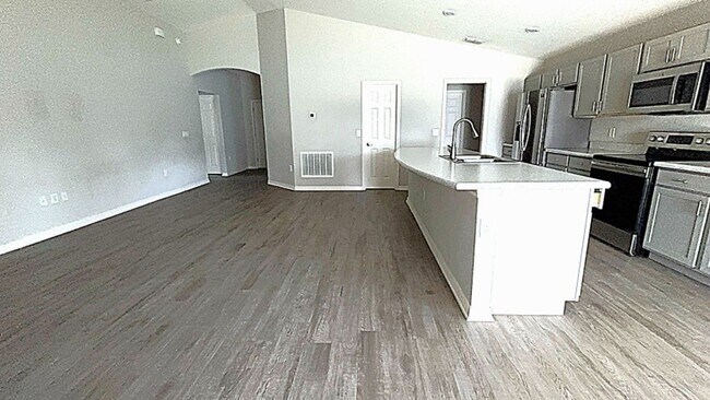 Photo - Davenport- 4/2 single family home with 2 car garage!! Coming Soon!!!