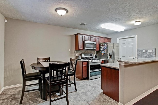 Photo - 2518 Staples St