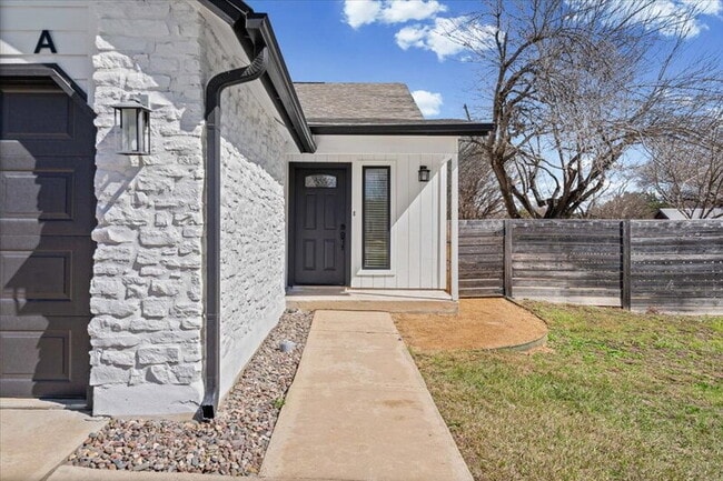 Photo - 303 Fantail Loop