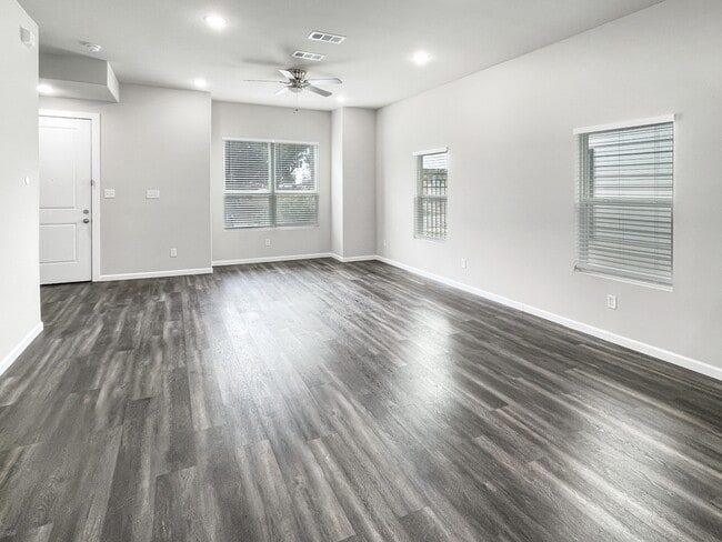 Photo - 3213 Chenault St