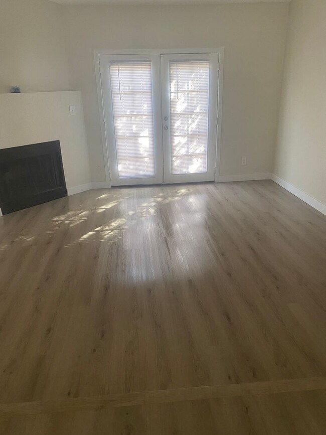 Photo - Newly Remodeled 2 bed 2 bath Town-homes in Central Phoenix!! Gated and Pool *** Move-in Special! ...