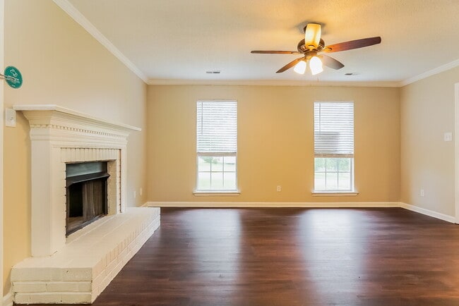 Photo - 215 Dolphin Ct