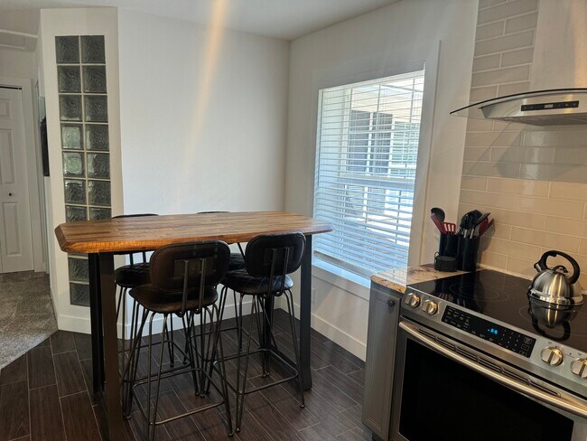Dining area - 186 E Blanchard Lake Rd