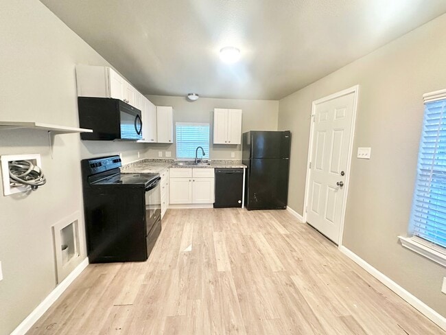 Photo - Adorable 2 Bed / 1 Bath Near Downtown Denton!