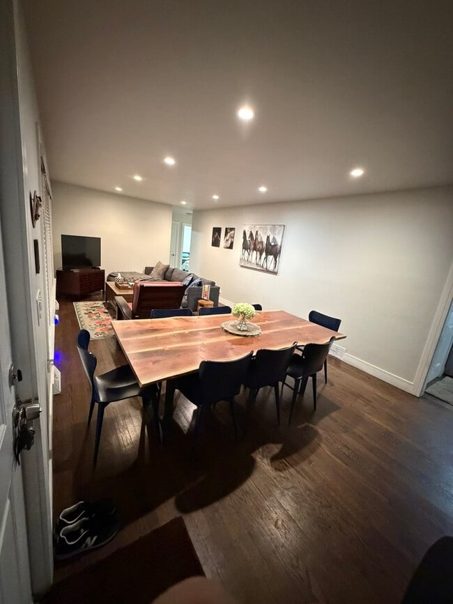 Photo - 8000 N Ozark Ave