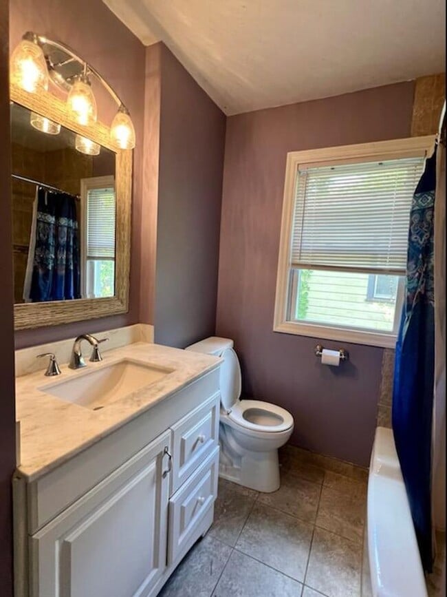 Building Photo - West Asheville Rental