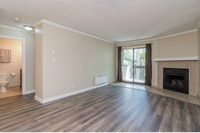 Photo - 10560-10154 154 St