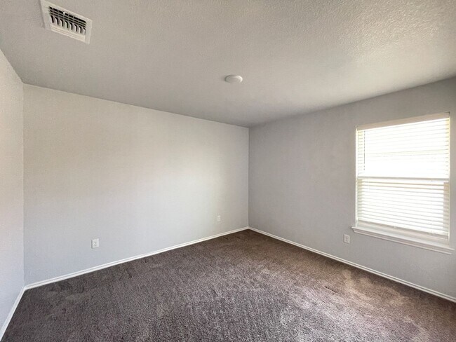 Photo - 4-Bedroom House for Rent in Killeen