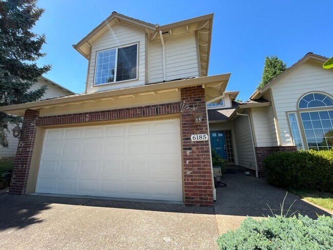 Photo - Beautiful 4Bd + 3Ba in Portland!! Offers Beautiful Outdoor Views and Great Gardening Backyards!!