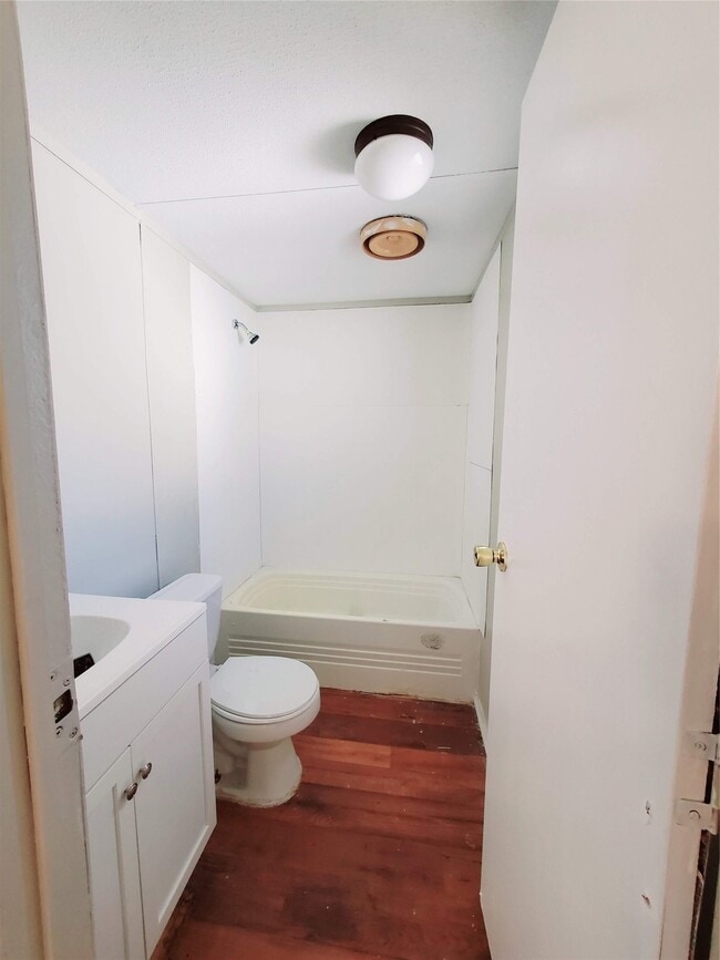 Photo - 401 S Woodson St