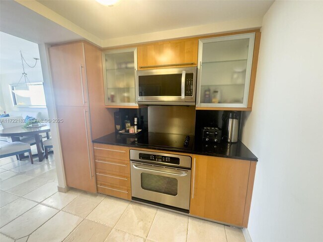 6365 Collins Ave Unit 1506