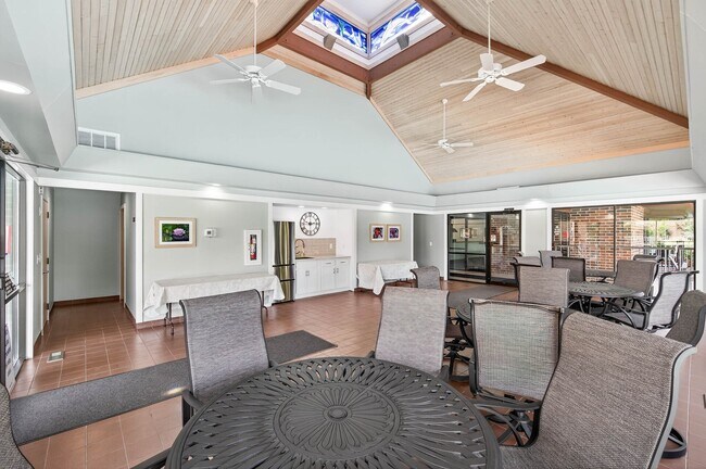 Oak Pointe Apartments
