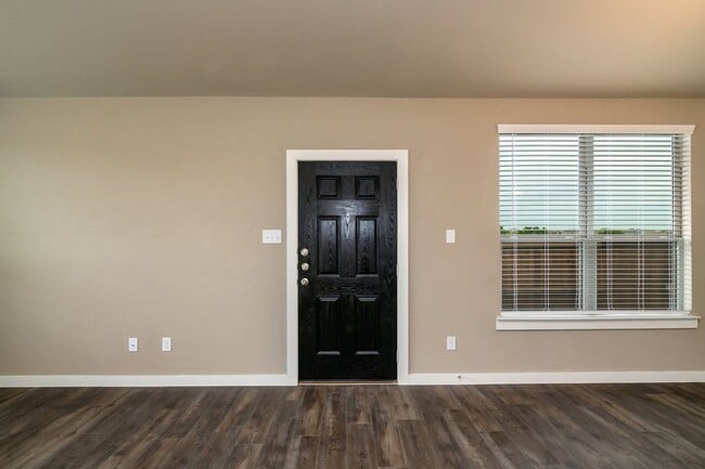 Photo - AVAILABLE NOW! GORGEOUS 3 BEDROOM FOUR PLEX LOCATED IN MIDLOTHIAN ISD!