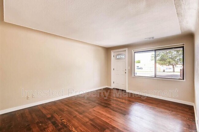 Photo - 825 S Newton St