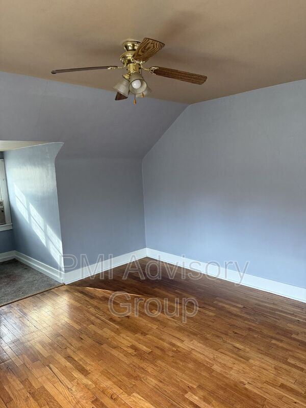 Photo - 700 SW Macvicar Ave