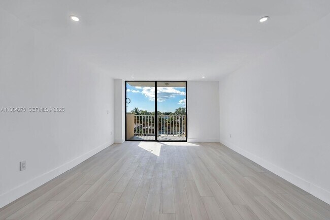 Photo - 2350 NE 135th St Unit 409