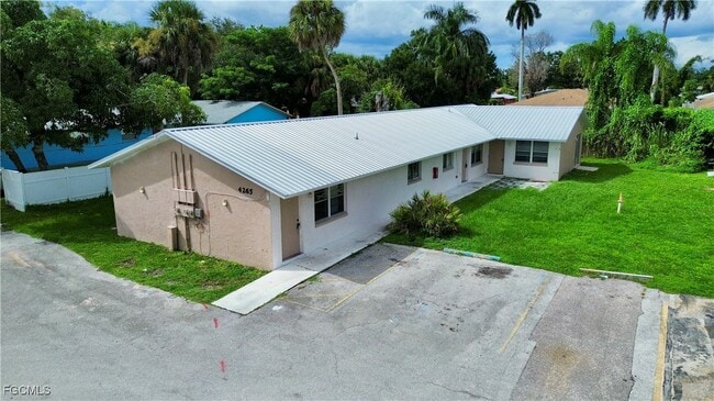 Building Photo - 4265 Desoto Ave Unit B