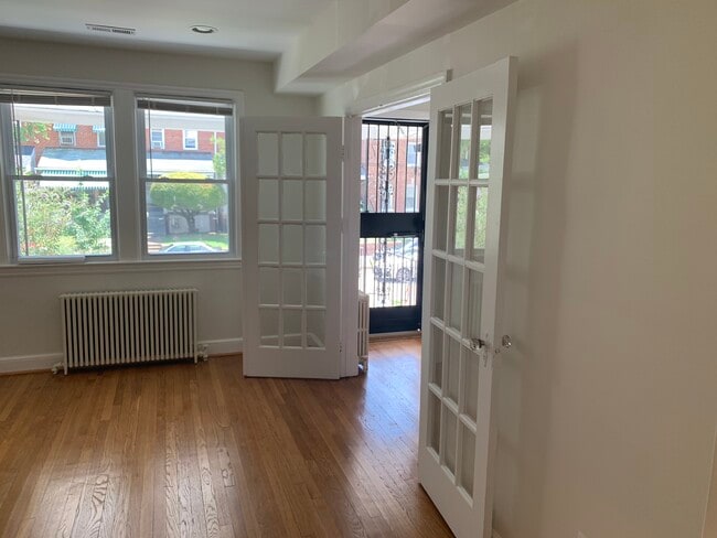 Photo - 1326 Holbrook Street, NE