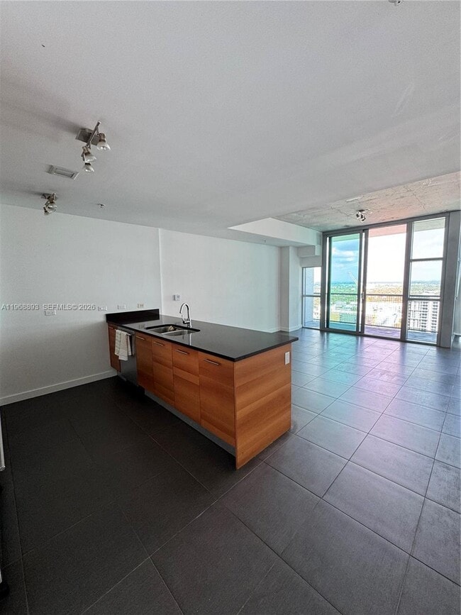 Photo - 3301 NE 1st Ave Unidad H2613