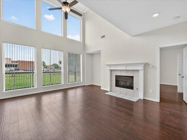 Photo - 11068 Downbrook Dr