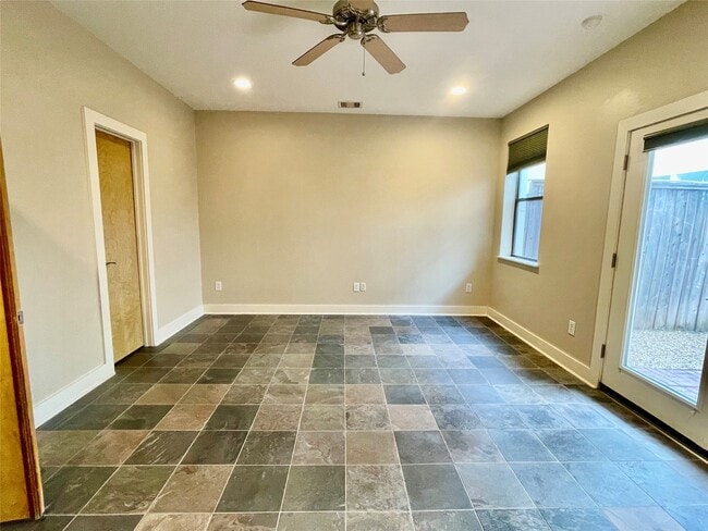 Photo - 954 Patterson St