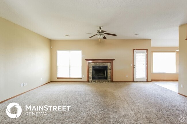 Building Photo - 1124 SW 131st St Rental