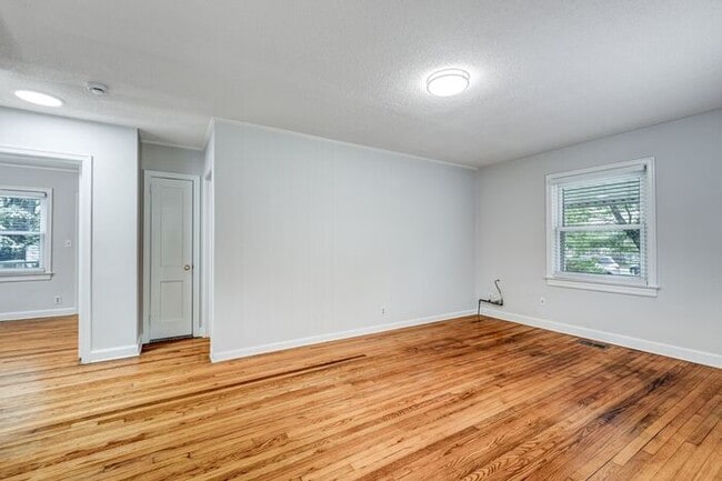 Photo - 2 Bed, 2 Bath in the Garden Homes neighborhood of Greensboro!