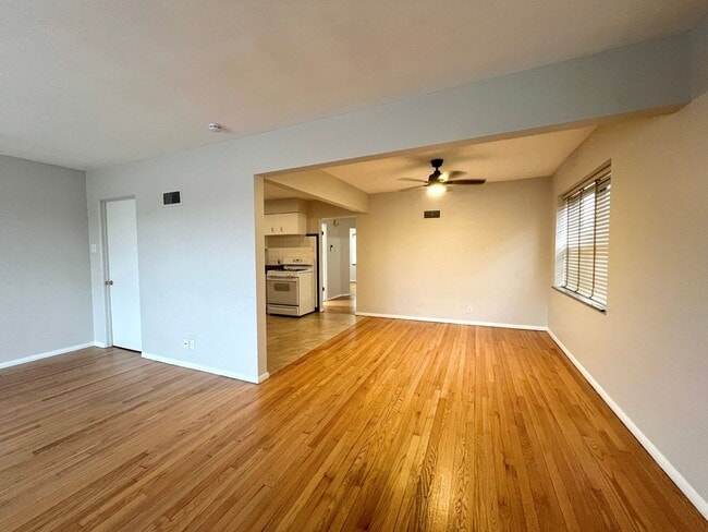 Photo - 5012-5014 Jamieson Unit 5012 Jamieson