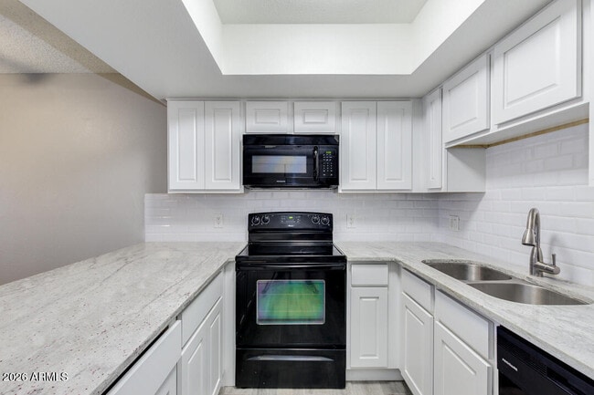 Photo - 2149 E 10th St