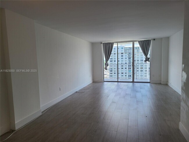 Photo - 2851 NE 183rd St Unit 1812E