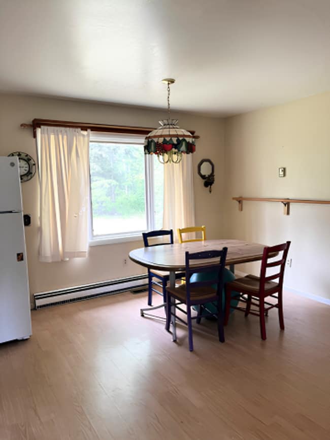 Photo - Charming Fully Furnished 3 Bedroom, 1.5 Bath Home – Dog Friendly!