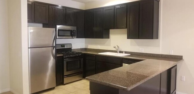 5827 Carlton Way Unit 402
