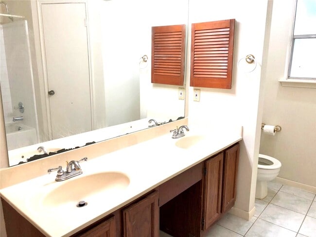 Photo - 15650 Pebble Lake Dr