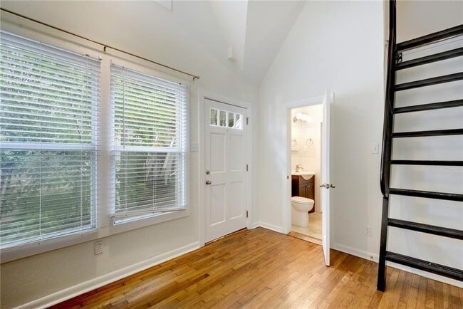 Photo - 1110 W 22nd St Unit 13a