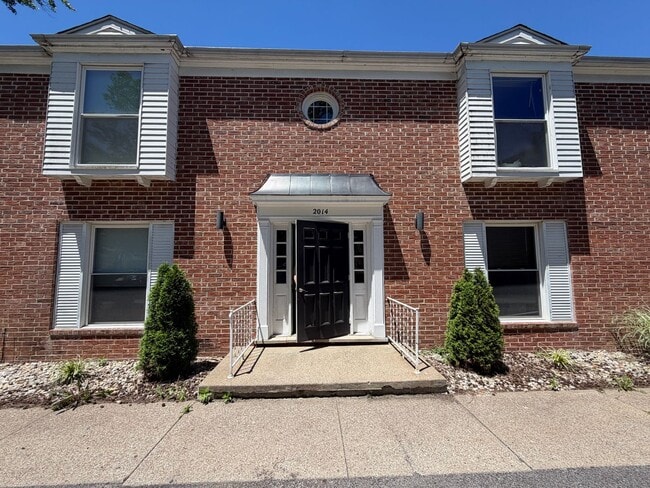 Building Photo - 2014 W Woodriver Dr Unit 2