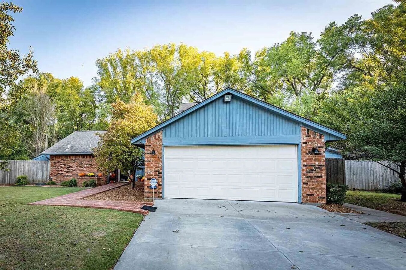 East Side Beauty with Space for Days! - East Side Beauty with Space for Days!