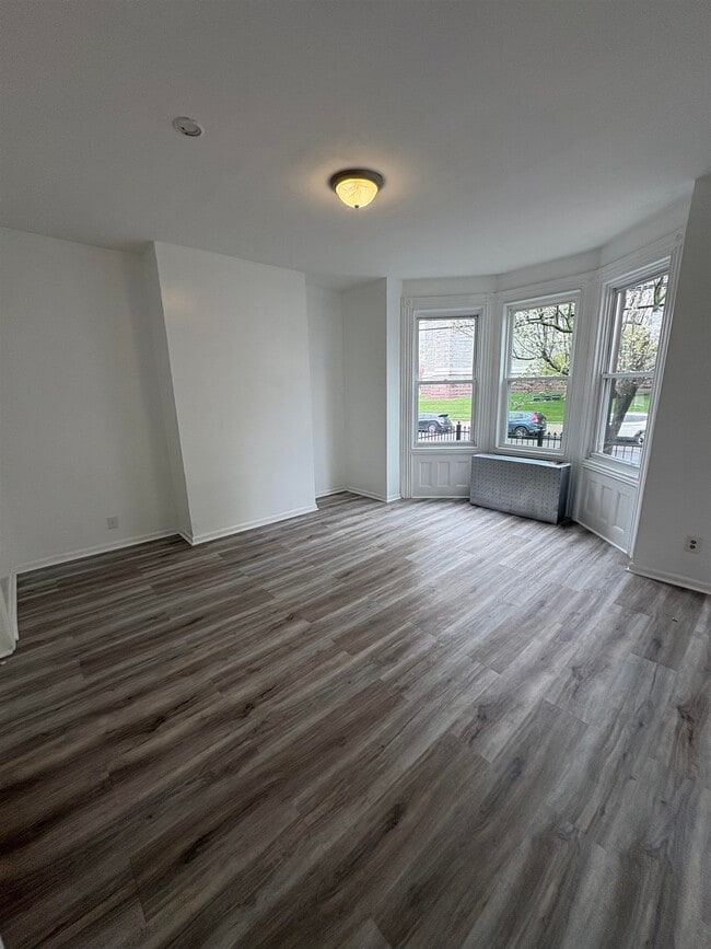 Photo - 139 Clifton Ave Unidad 1