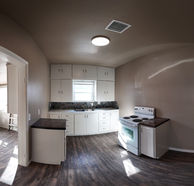 Photo - 108 N 4th St