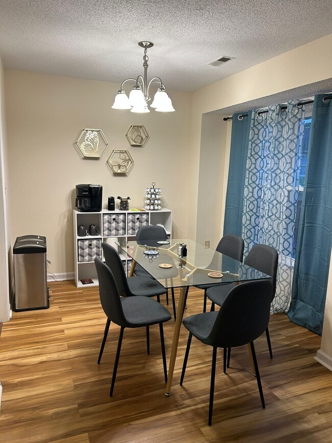 Photo - 111 Applecross Ct