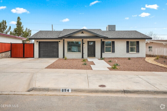 Building Photo - 854 Mallett St Rental