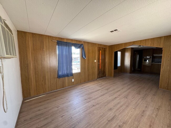Photo - 384 Moser Ave