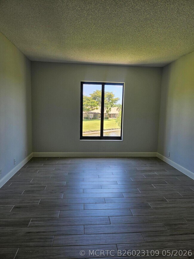 811 Sky Pine Way Unit F2