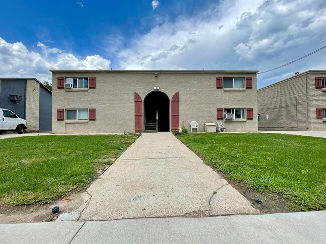 Building Photo - 141 McClure Ave Unit 141-#1-APEX