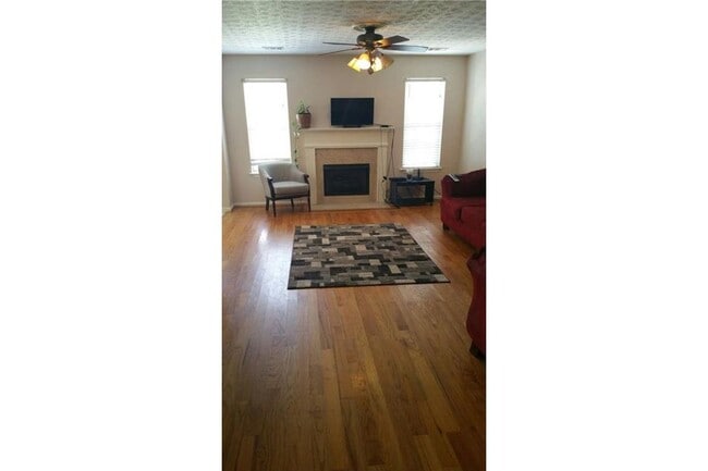 Photo - 908 Waverly Hills Ct