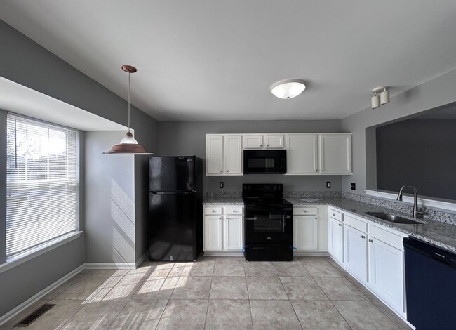 Photo - 3 Bedrooms 2.5 Bathrooms