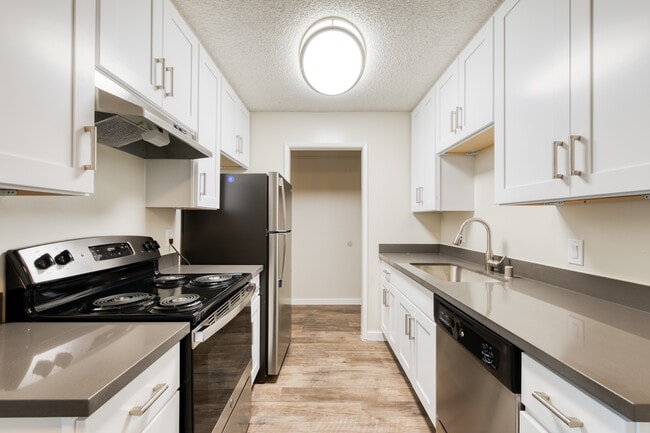 Photo - Fenix 424 by Trion Living