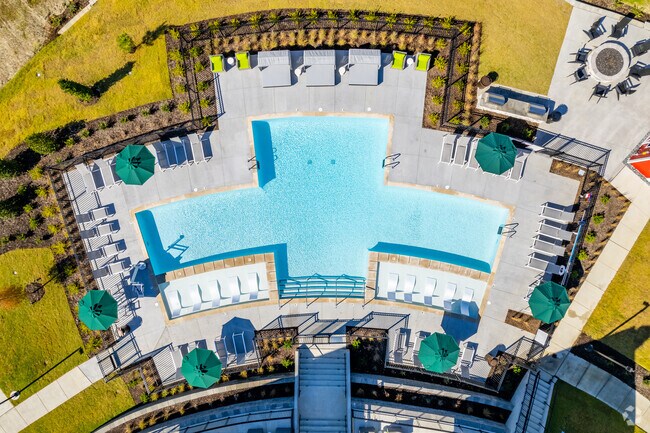 Resort-Style Pool